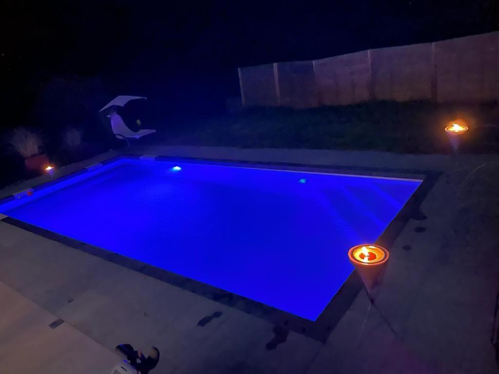 Appartement 5 Personnes Avec Acces Piscine Et Jacuzzi Villers-la-Ville Luaran gambar
