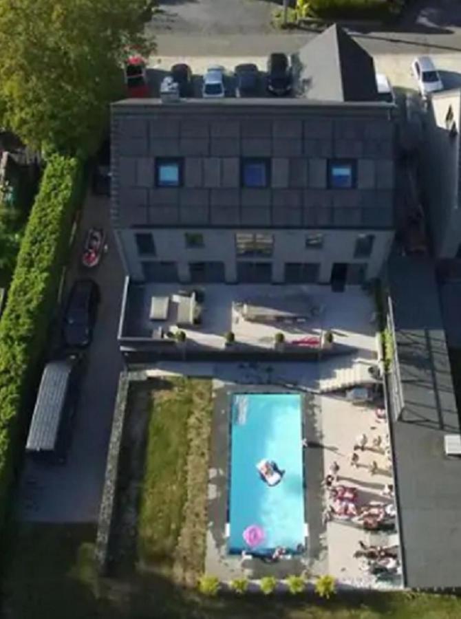 Appartement 5 Personnes Avec Acces Piscine Et Jacuzzi Villers-la-Ville Luaran gambar