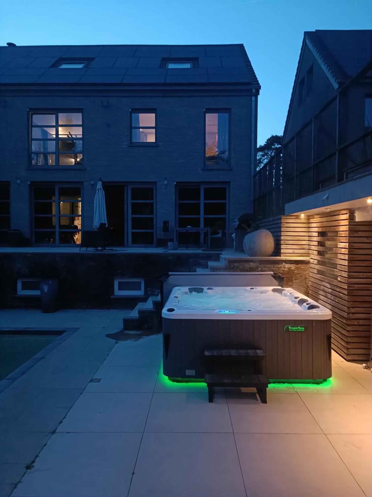 Appartement 5 Personnes Avec Acces Piscine Et Jacuzzi Villers-la-Ville Luaran gambar